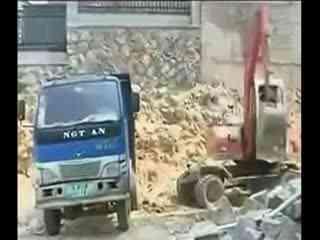 国产挖机装车视频大全,视频大全解析行业新风采