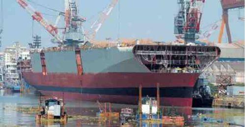 印度国产航母下水视频,国产力量崛起，海上霸主梦想再启航